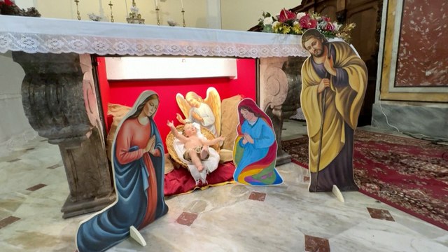 Italie : une crèche LGBT avec un couple de femmes autour de Jésus fait polémique