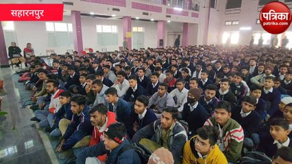 लेडी एसडीएम ने युवाओं को बताया चुनाव में सही प्रत्याशी का पता लगाने का तरीका