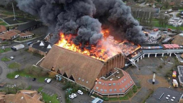 Un gigantesque incendie détruit Sportica, la salle de basket de Gravelines