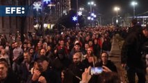 Cientos de serbios exigen acceso al censo por sospecha de fraude electoral