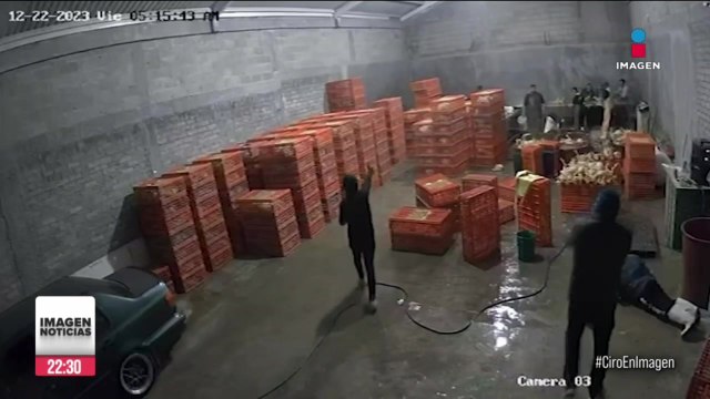 Hombres armados levantan a cuatro polleros en Toluca, Edomex