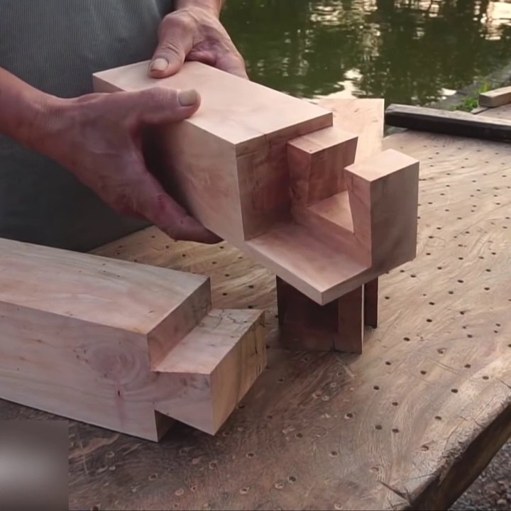 تعشيقة ذيل اليمامه بخشب البلوط | Oak wood dovetail dovetail