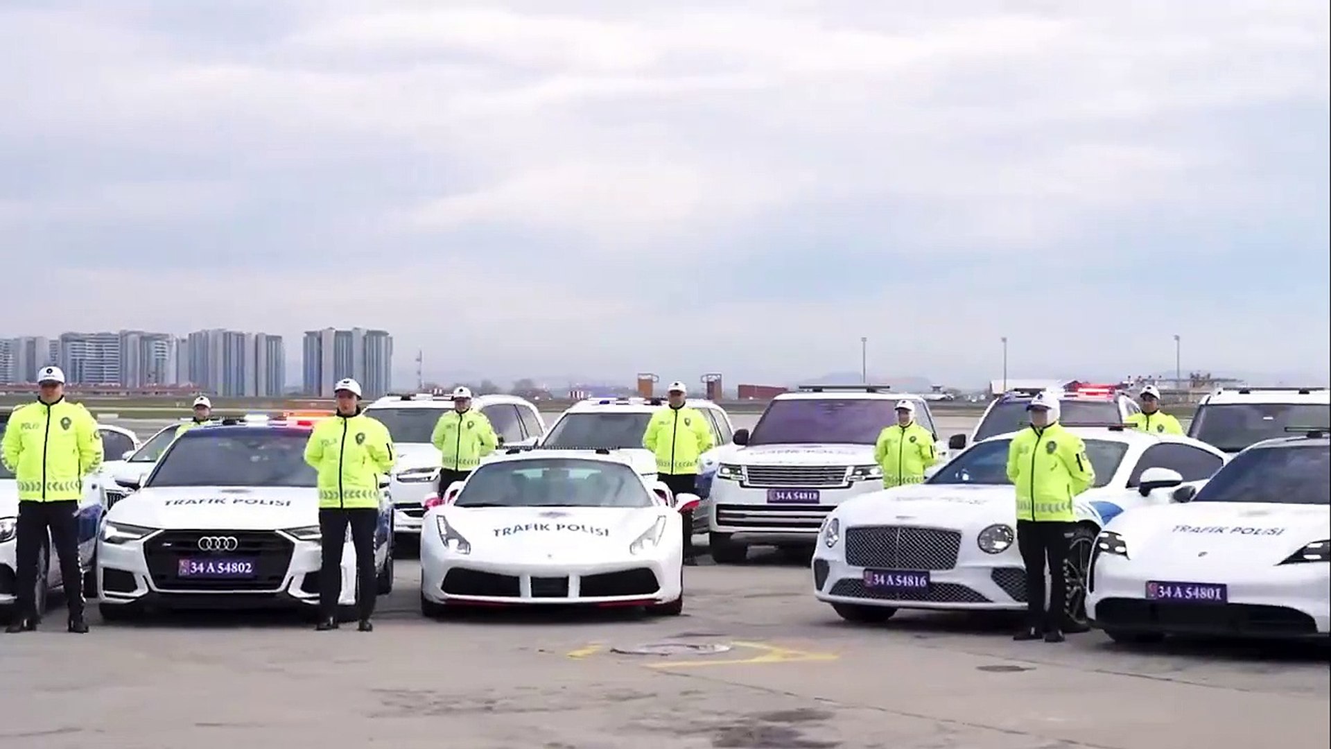 Suç örgütlerinden alınan lüks araçlar trafik polislerine verildi -  Dailymotion Video