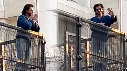 Shah Rukh Khan ने कुछ इस अंदाज़ में अपने फैन्स से की मुलाकात