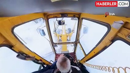 Gümüşhane'de karla mücadele çalışmaları devam ediyor