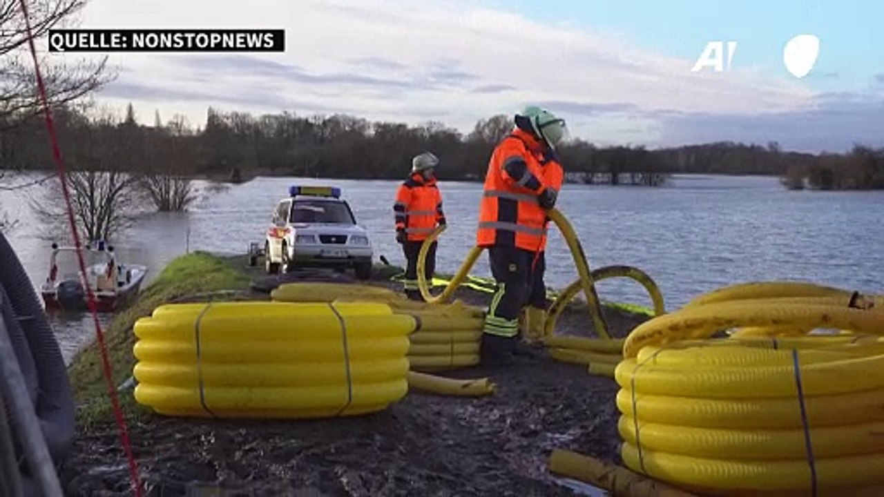 Feuerwehr wegen Überschwemmungen im Dauereinsatz