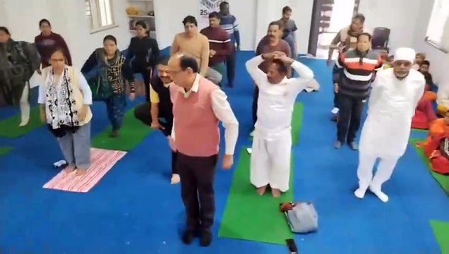 पत्रिका फेस्ट का हुआ आगाज, गीत संगीत ने बांधा समां, किया योग-प्राणायाम, शांति पाठ व स्वास्थ्य जांच