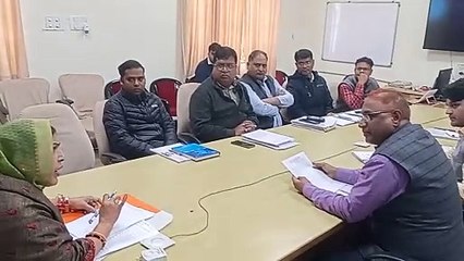 अफसरों पर भडक़ी सांसद...बहुत हो चुका अब तक