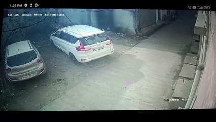 पहले चुराई बच्चे की साइकिल फिर उसी पर बैठकर भाग गया चोर