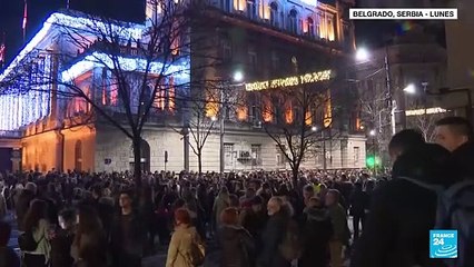 Cientos de personas volvieron a tomarse las calles de Belgrado denunciando fraude electoral