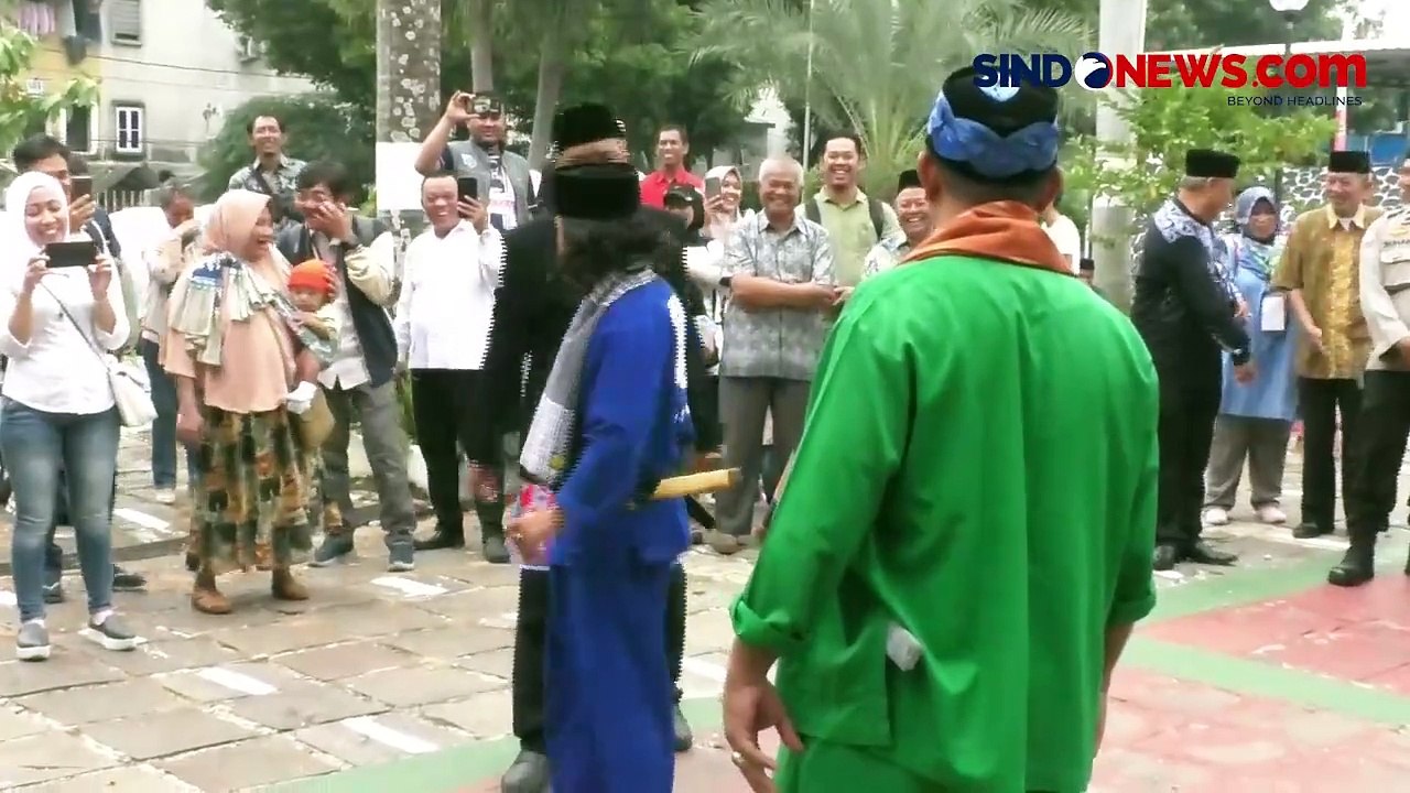 Puluhan Pasangan Ikuti Nikah Massal Gratis Bernuansa Adat Betawi di Tanah Abang