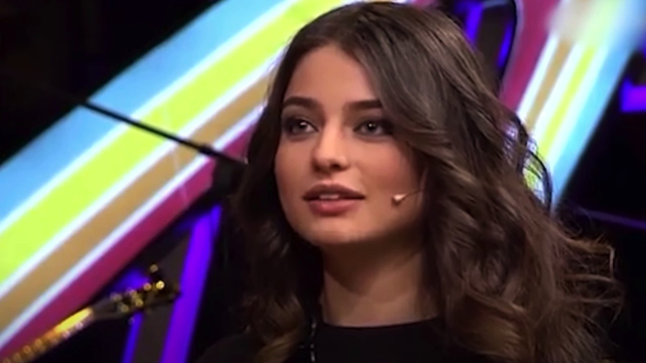 Ayça Ayşin Turan kimdir?, Ayça Ayşin Turan serveti?, yas, Boyu, Kilosu,Dizileri, filmer, Aile, Eğitim