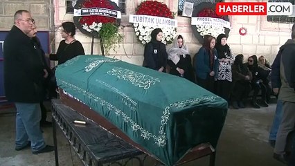 İzmir'de Öğretim Görevlisine Demir Çubuklarla Saldırı: Son Yolculuğuna Uğurlandı