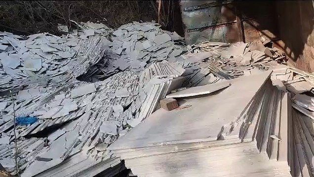 धुंध से बड़ा हादसा, खड़े ट्रक में घुसा झूलों से भरा ट्रक, तीन की मौत