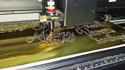 CORTE DE CARTULINA CON PLOTTER