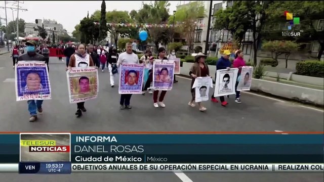 Familiares de 43 desaparecidos de Ayotzinapa peregrinaron a la Basílica de la Virgen de Guadalupe