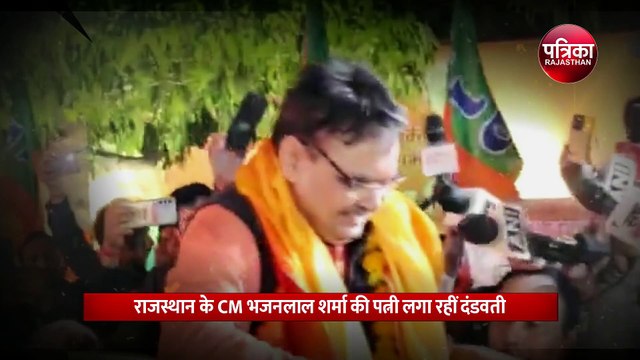 CM Bhajan Lal Sharma की पत्नी लगा रहीं गोवर्धन की दंडवती परिक्रमा