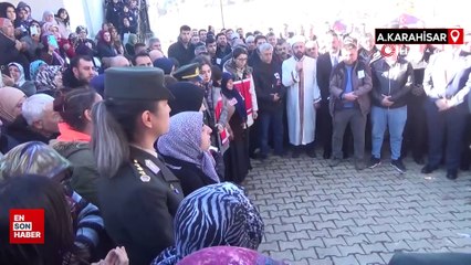 Afyonkarahisar'da şehit cenazesinde DEM Parti'ye pankartlı tepki