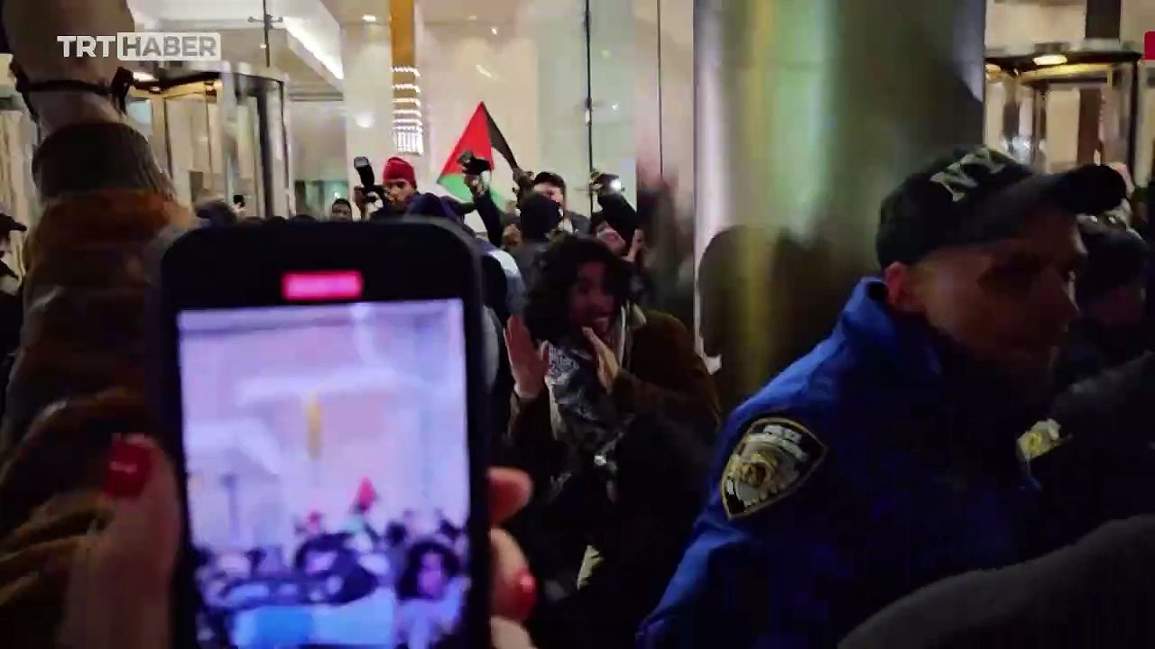 New York'ta Filistin yanlısı protestocular gözaltına alındı