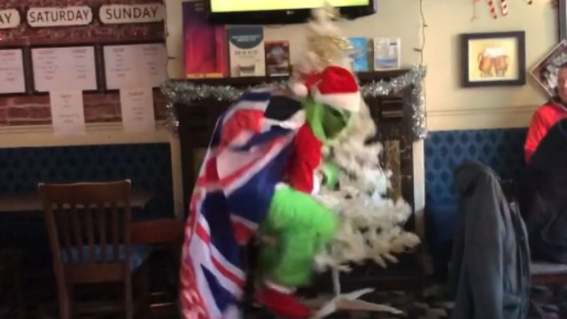 The Grinch steals Christmas Tree... while doing a charity run for veterans!