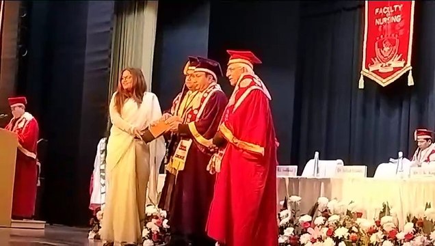 महात्मा गांधी मेडिकल यूनिवर्सिटी का छठा दीक्षांत समारोह, डिग्रियां पाकर खुश हुए स्टूडेंट्स