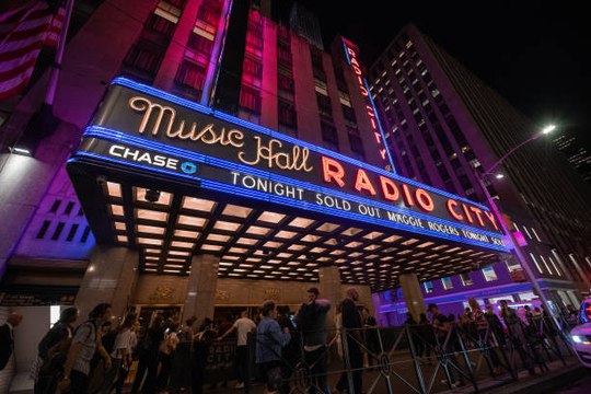 This Day in History: Radio City Music Hall Opens