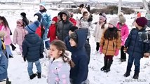 Babbi Natale in parapendio per i bambini rifugiati del Nagorno-Karabakh