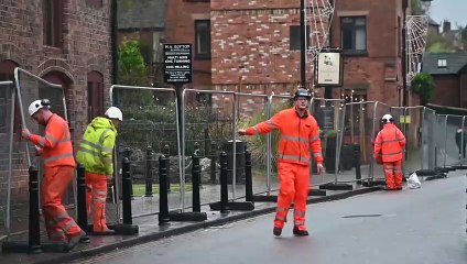 WATCH AS THE IRONBRIDGE FLOOD DEFENCES GO UP.