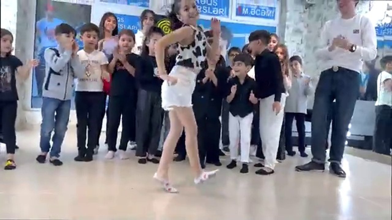 Hamının_Axtardığı_Özbək_Mahnısı_Azərbaycanda_Trend_Oldu__Tam_YENİ_Reqs(360p)_001_002_001