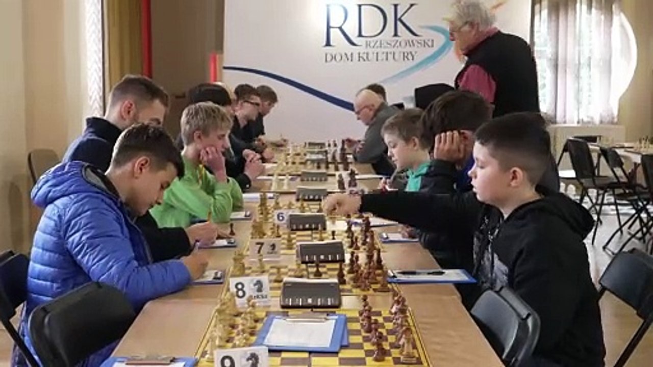 W Rzeszowskim Domu Kultury filia Krynicka rozpoczął się X Noworoczny Turniej Szachowy