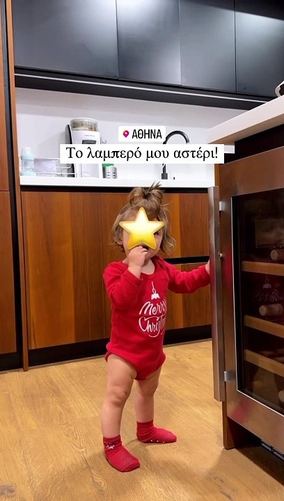 Ιωάννα Τούνη: «Ζελεδάκι μου» - Έντυσε με χριστο...