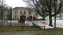 شاهد: بعد هطول أمطار غزيرة.. فيضانات تجتاح عدة مناطق في هولندا وألمانيا