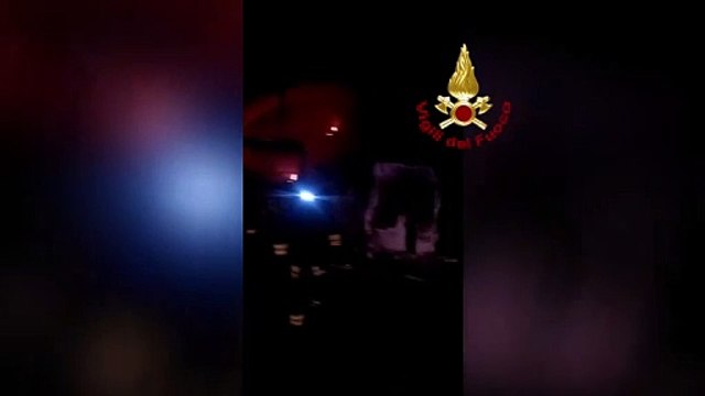 Urbino, terribile schianto in galleria tra un pullman di giovani in gita e un'ambulanza: quattro morti