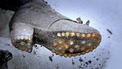 ¿Por qué APARECEN Personas SIN ROPA En Medio de la Nada? La Escalofriante Paradoja