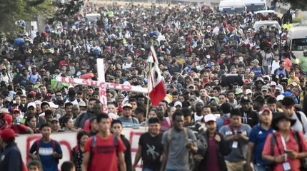 Caravana migrante avanza hacia EE.UU.