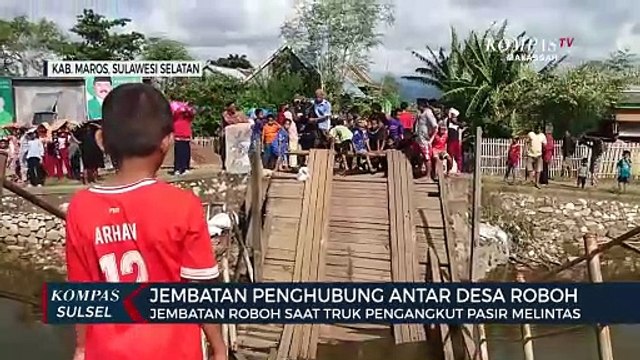 Jembatan Penghubung Antar Desa di Maros Roboh