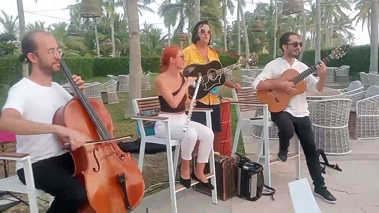 Elvis and Amigos Volkan Erk/Adil Koray Barut Can Gencer/ Cansu Cimir Fanar Hotel Umman 23 Aralık 2023