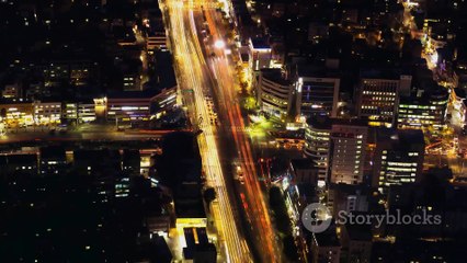 Economic Politics Unraveled