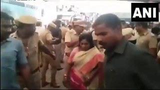 तेलंगाना की राज्यपाल तमिलिसाई सौंदरराजन डीएमडीके प्रमुख कैप्टन विजयकांत को श्रद्धांजलि देने के लिए डीएमडीके कार्यालय पहुंचीं