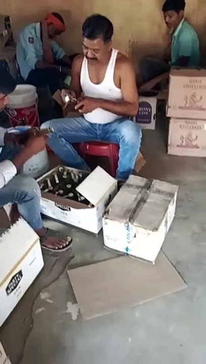 मिलावटी शराब मामला: आबकारी एसआई सस्पेंड, 4 कर्म...