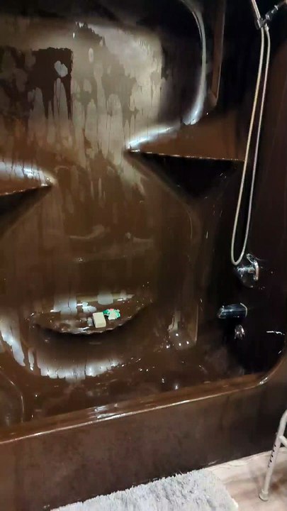 Vintage Shower Isn't Very Practical