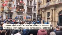 Concejales PSOE entre aplausos de EH Bildu