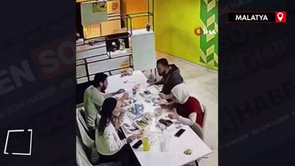 Malatya'da depremde herkes kaçtı, onlar yemeğe devam etti