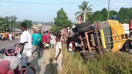 شاهد:  انفجار شاحنة صهريج في ليبيريا يسفر عن مقتل 40 شخصا