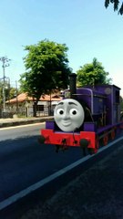 panther hitam dan bus kecil kuning bruba bentuk Thomas ungu dan tayyo dump truk hijau #funnyshorts