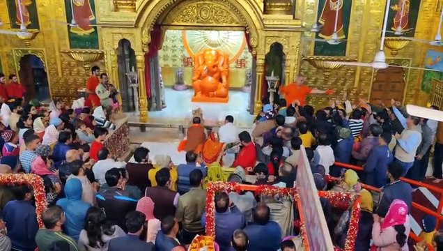 पुष्य नक्षत्र पर गणेशजी का 151 किलो दूध और 42 किलो दही, बूरा से तैयार पंचामृत से हुआ ​अभिषेक, रक्षा सूत्र लेने के लिए उमड़े भक्त