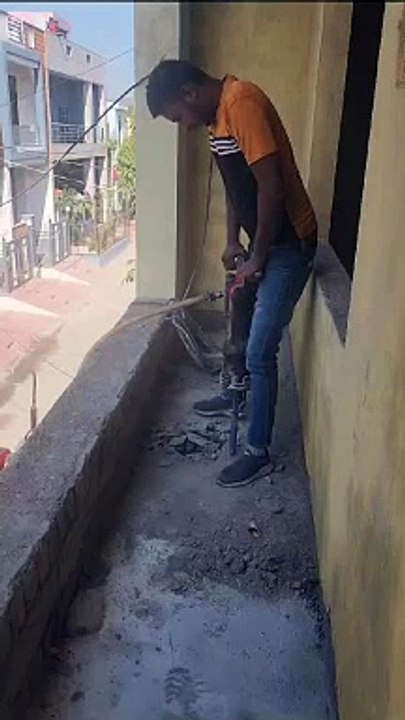 जेडीए ने रिसोर्ट पर चलाया बुलडोजर, दो जगह अवैध...