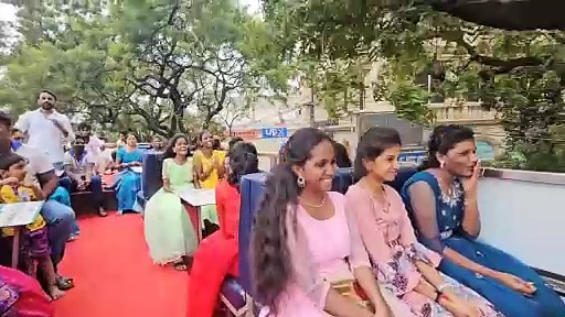 ஆதரவற்ற குழந்தைகளுக்கு இன்ப அதிர்ச்சி கொடுத்த கோவை விழா நிர்வாகிகள்; ஆனந்தத்தில் துள்ளி குதித்த குழந்தைகள்