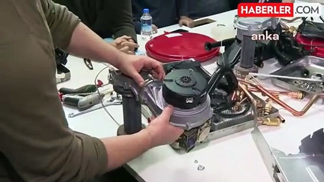 Ankara Büyükşehir Belediyesi ve Gazi Üniversitesi İş Birliğiyle BELTEK Kursları Devam Ediyor