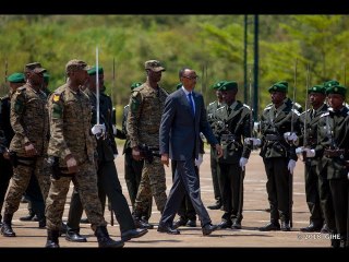 Perezida Kagame yakiriye indahiro za ba Ofisiye bashya 180